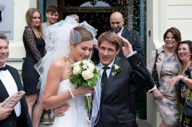 Trong Váy Của Nàng Trong Váy Của Nàng