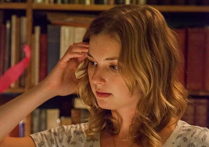 Cô Gái Trong Trang Sách Cô Gái Trong Trang Sách