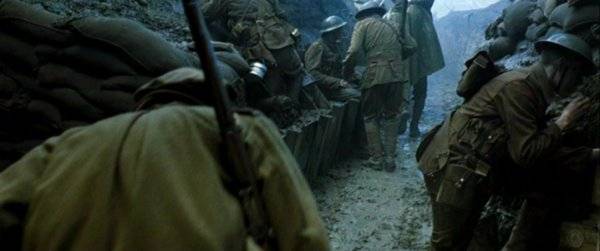 Bên Dưới Ngọn Đồi 60 Bên Dưới Ngọn Đồi 60