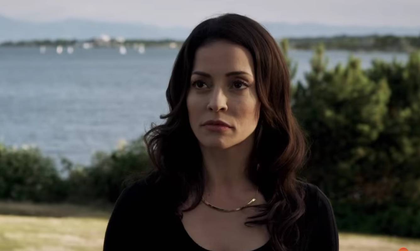 Người Lạ Trong Nhà Người Lạ Trong Nhà