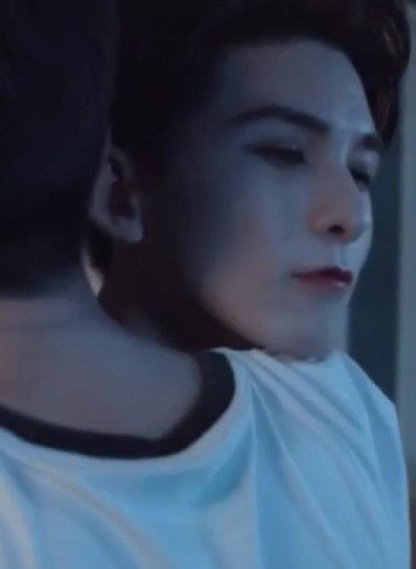 Chúng Tôi Đều Không Phải Con Người Chúng Tôi Đều Không Phải Con Người