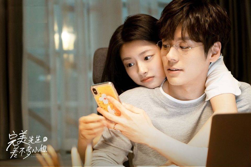 Quý Ông Hoàn Hảo Và Cô Nàng Tạm Được Quý Ông Hoàn Hảo Và Cô Nàng Tạm Được