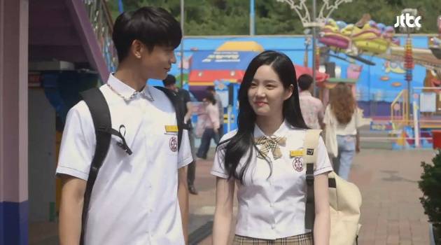 Tuổi 18 Dang Dở Tuổi 18 Dang Dở